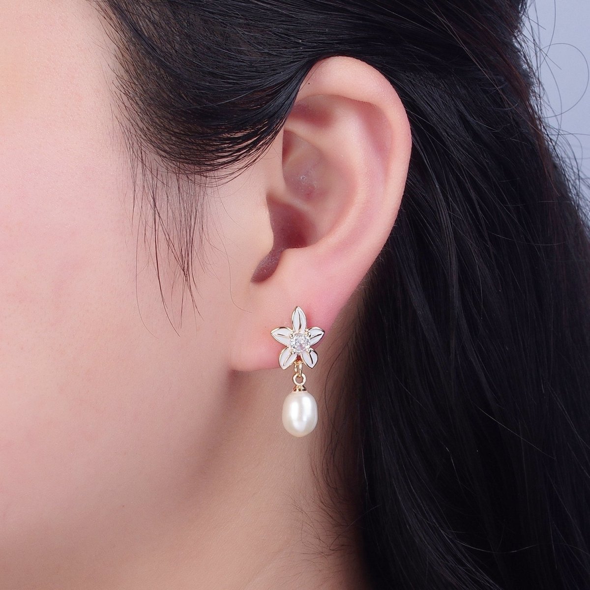 Dangle White Pearl Stud Earring with White Flower for Wedding Jewelry T-529 - DLUXCA