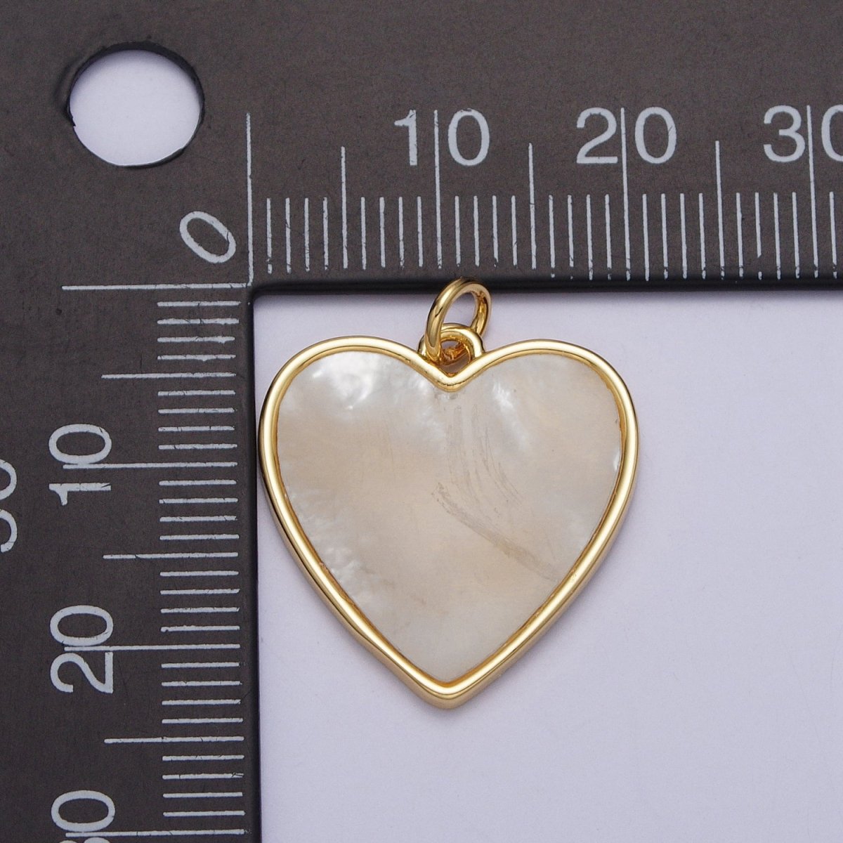 Gold 24.5mm Shell Pearl Minimalist Heart Charm | AC985 - DLUXCA