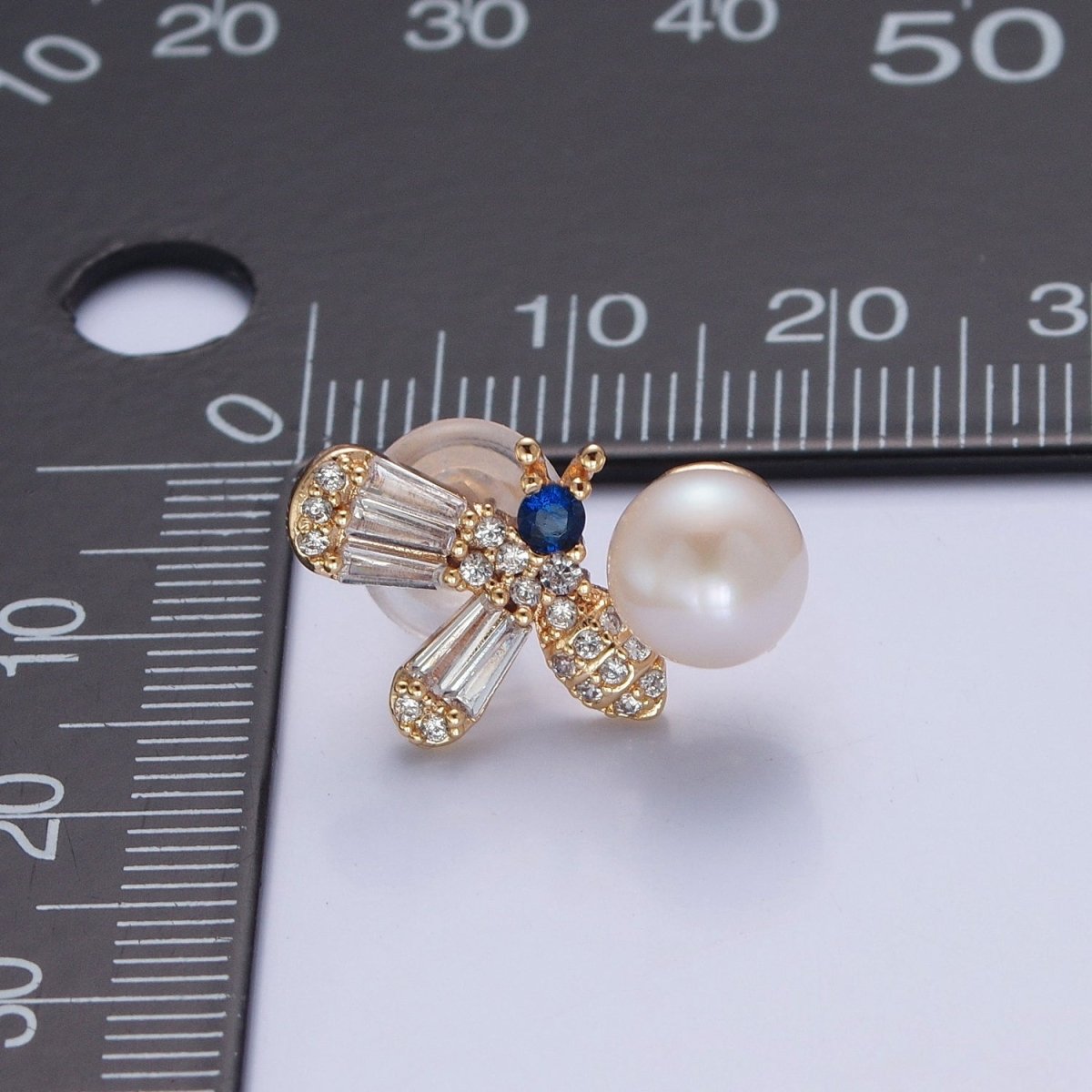 Gold Bee Earrings - Pearl Stud earrings - Minimalist Earrings - Fashion Earrings - Dainty Jewelry V-374 - DLUXCA