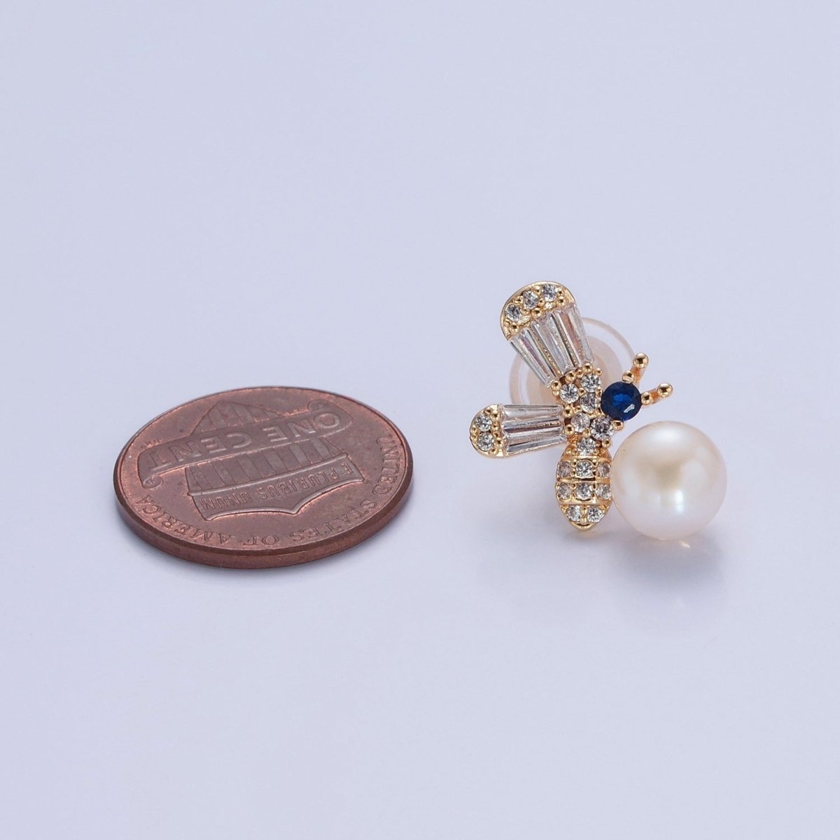 Gold Bee Earrings - Pearl Stud earrings - Minimalist Earrings - Fashion Earrings - Dainty Jewelry V-374 - DLUXCA