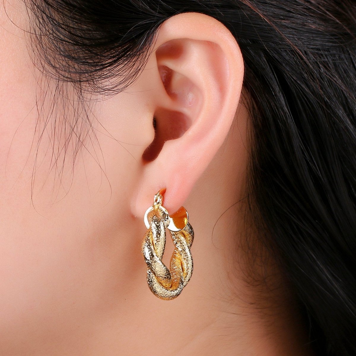 Gold chunky hoop earring Gold Vermeil Earring hypoallergenic / gold hoop earrings / croissant hoops / thick hoop earrings for gift Q-200 - DLUXCA