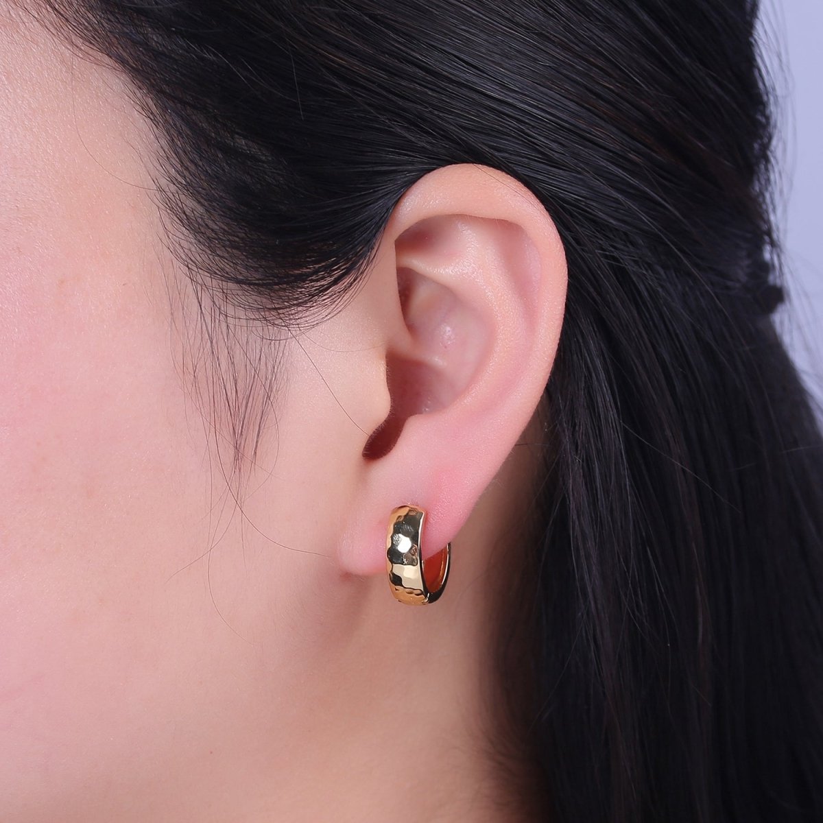Gold Faceted Huggie Hoop Earring Medium Thick Hoop Earrings, Everyday Earring V-138 - DLUXCA