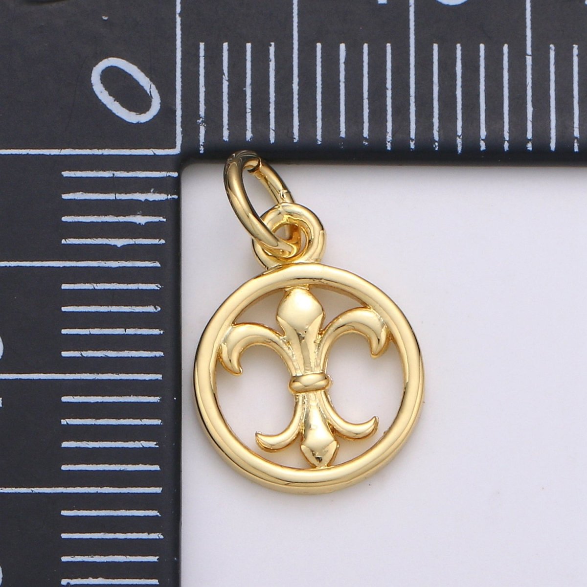 Gold Filled Spear Charm D-916 - DLUXCA