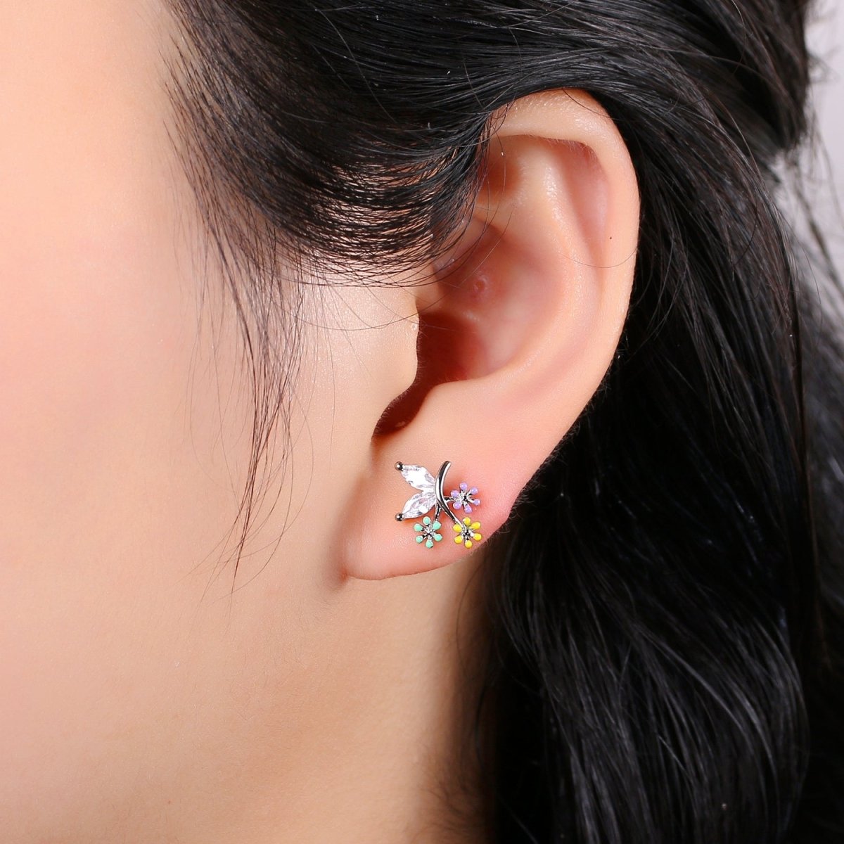 Gold Flower Stud Earring with Cz stone Q-380 - DLUXCA