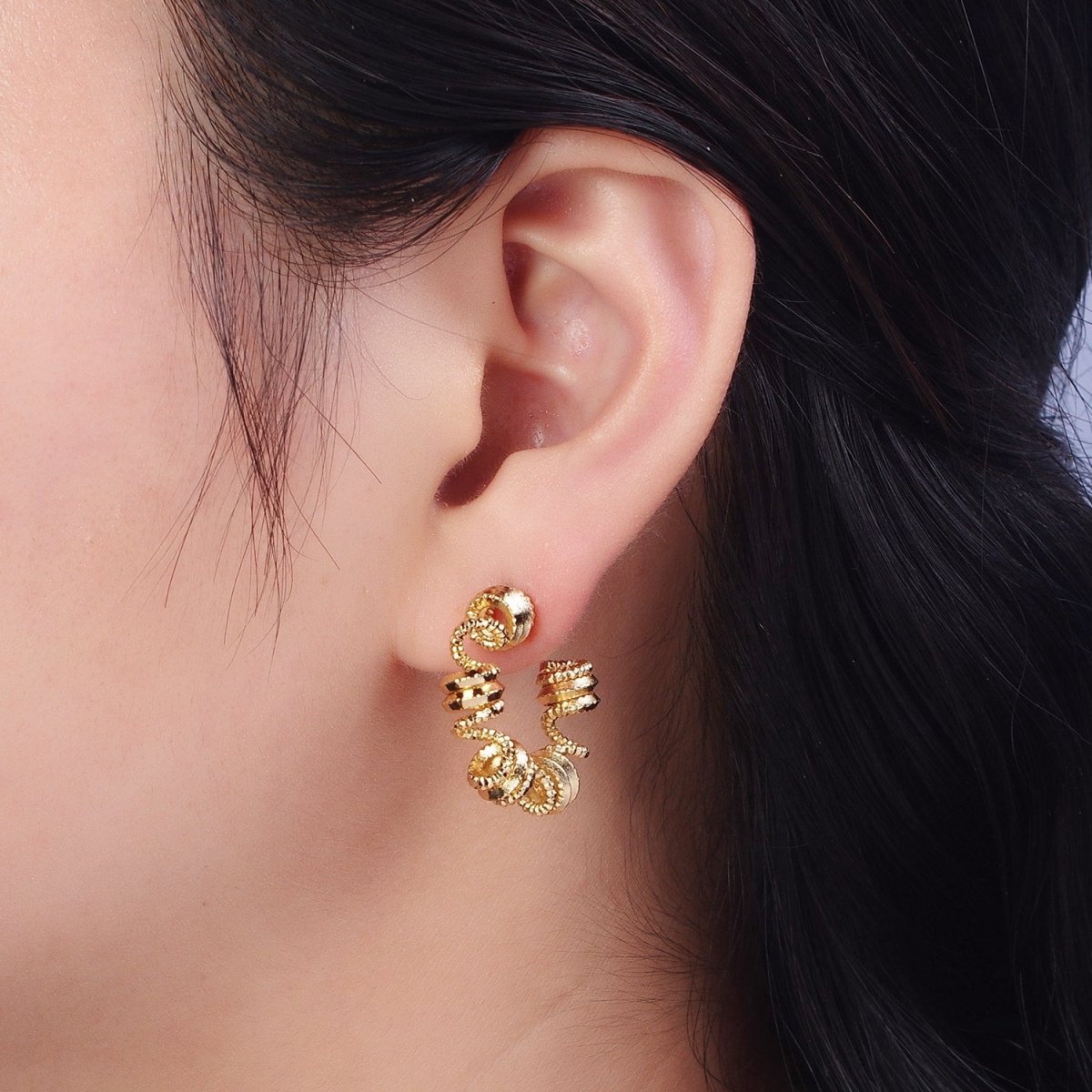 Gold Geometric Edged Spiral Coil Band C-Shaped Hoop Earrings | AE1020 - DLUXCA