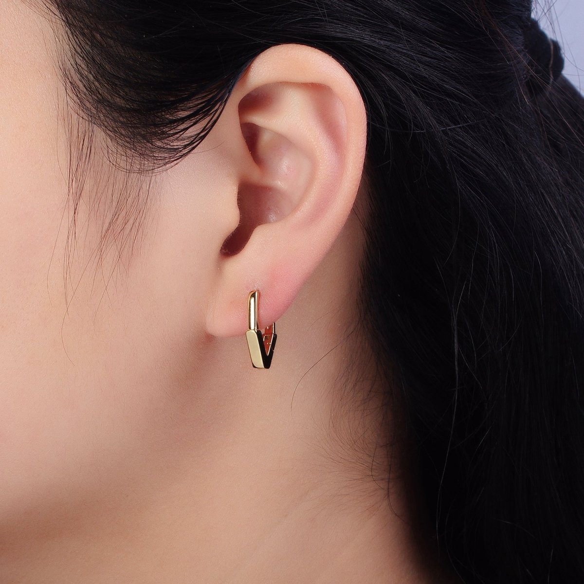 Gold Geometric V-Shaped Arrow Oblong Hoop Earrings | AB428 - DLUXCA
