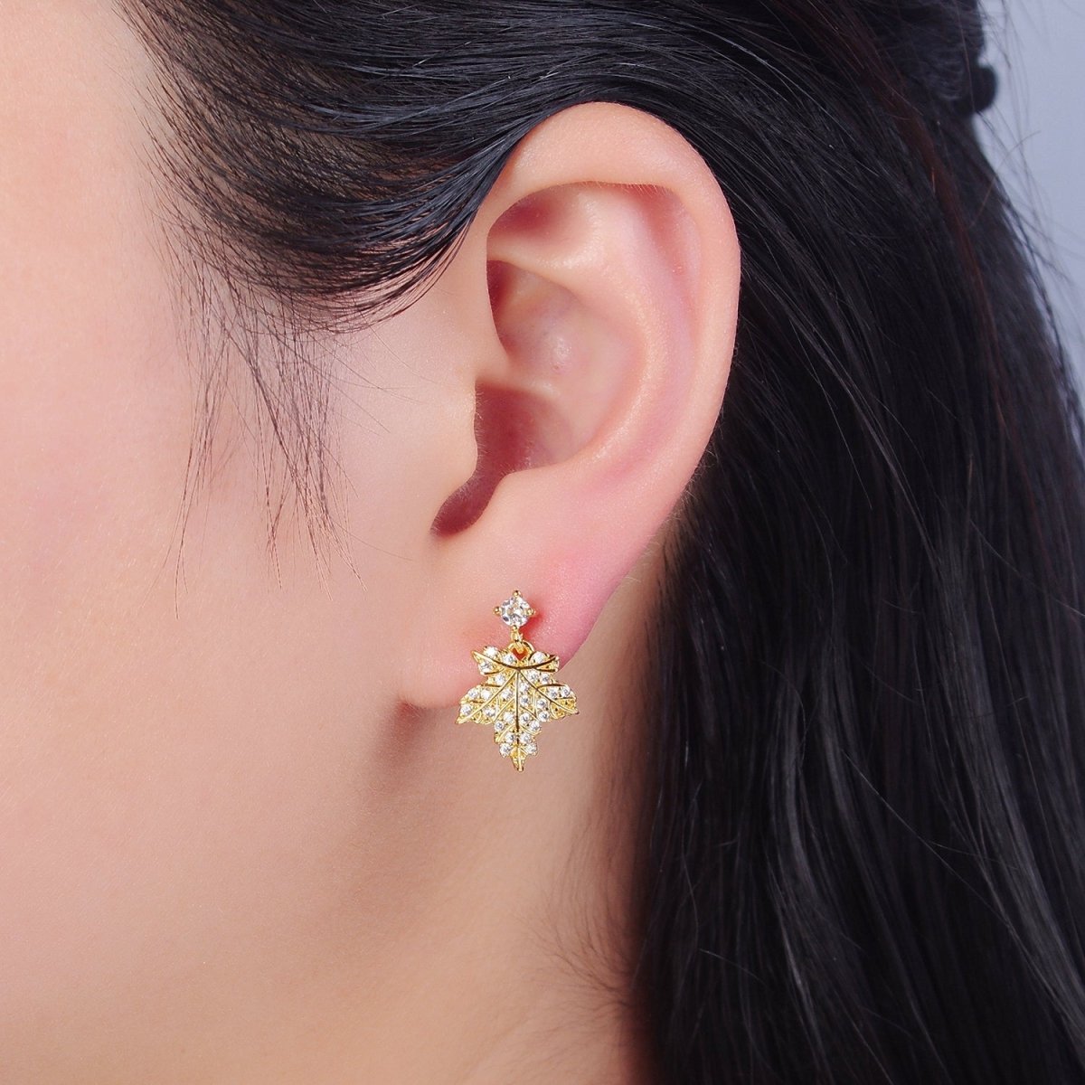 Gold Maple Leaf Stud Earring T-401 - DLUXCA