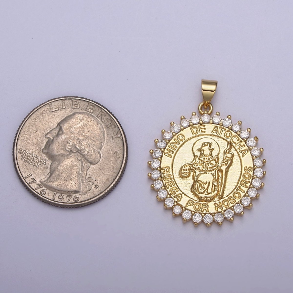Gold Santo Nino de Atocha Medallion Pendant H-757 - DLUXCA