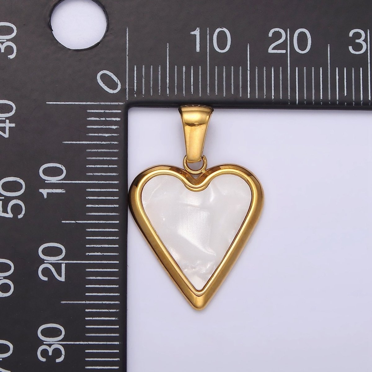 Gold Stainless Steel Shell Pearl Heart Charm Gold heart pendant White Black Heart Charm P-832 P-833 - DLUXCA