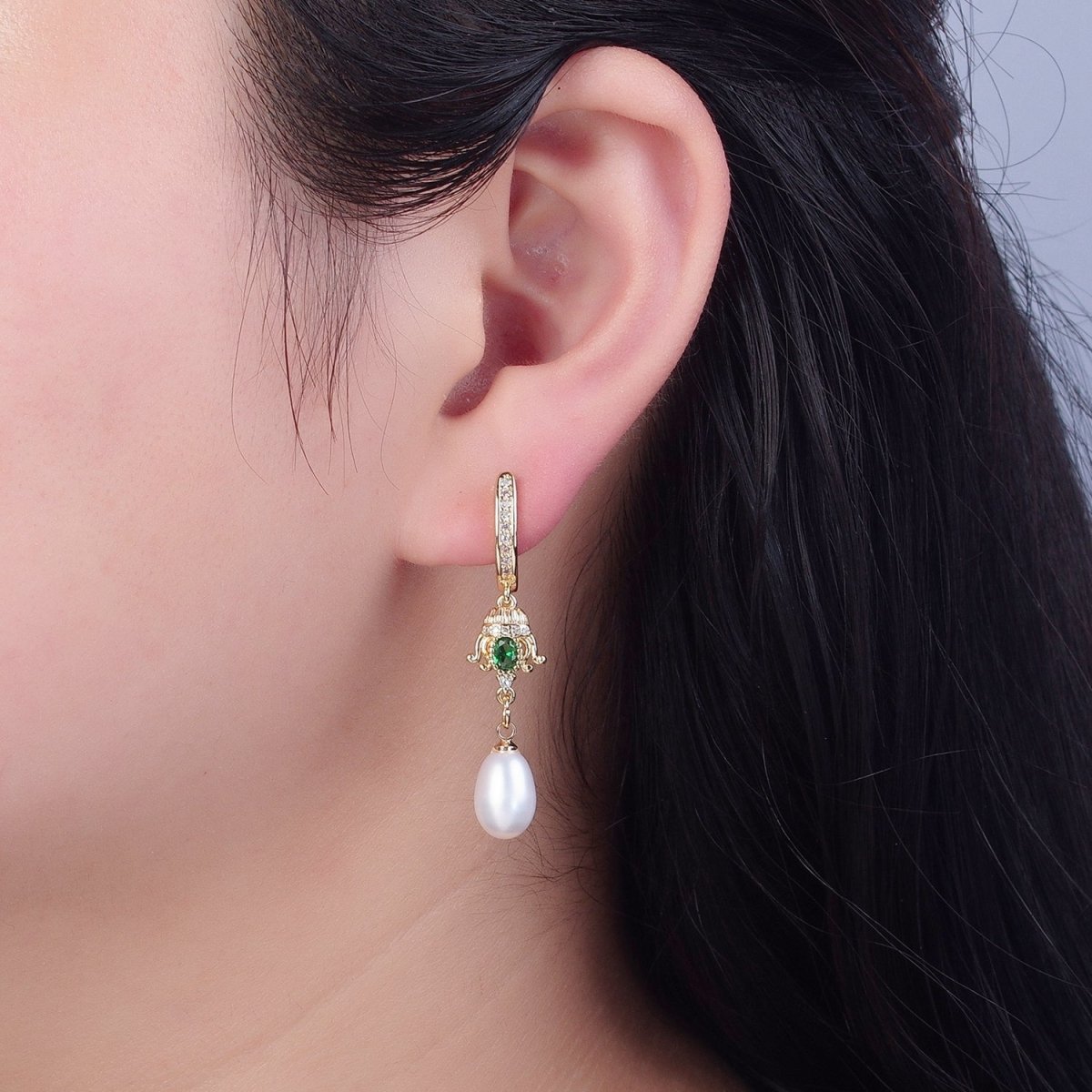 Gold Vintage Green Emerald CZ Drop Stud Earring With Pearl V-370 - DLUXCA