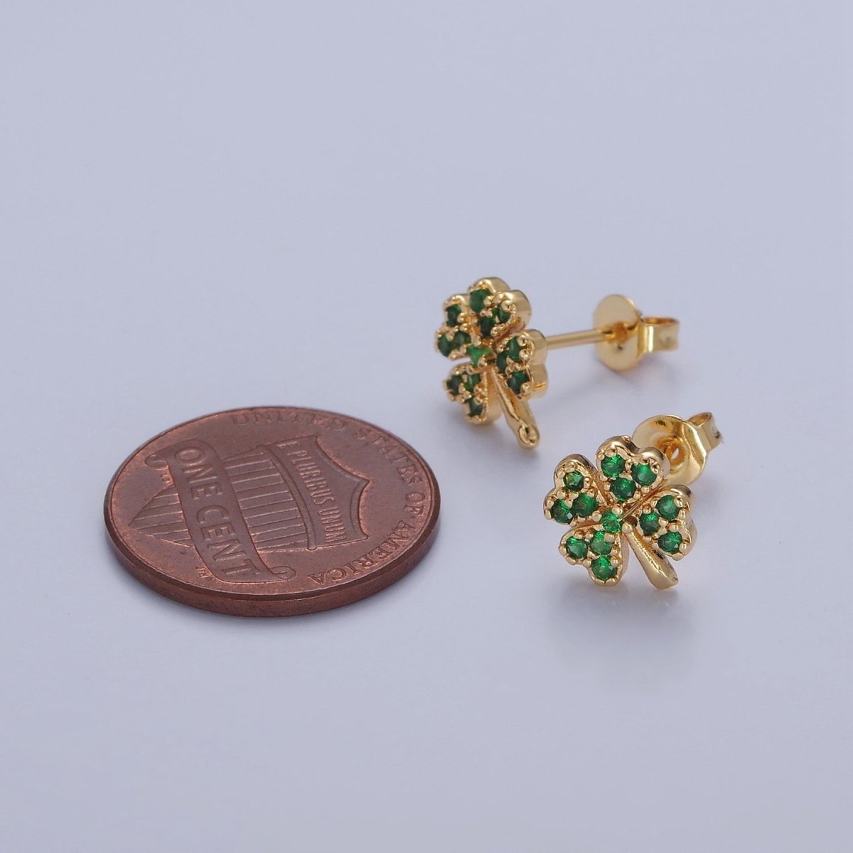 Green Four Leaf Clover Earrings, Clover Leaf stud earrings, Lucky earrings, St Patrick's Day Earring T-422 - DLUXCA
