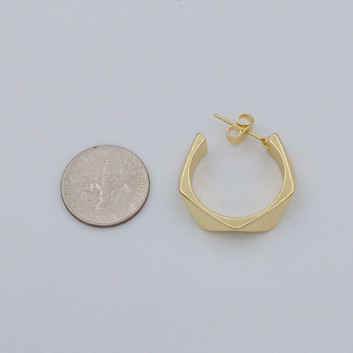 Kinked Golden C Shape Huggies Earrings, Plain Gold Geometric Casual Daily Earring Jewelry P-122 - DLUXCA