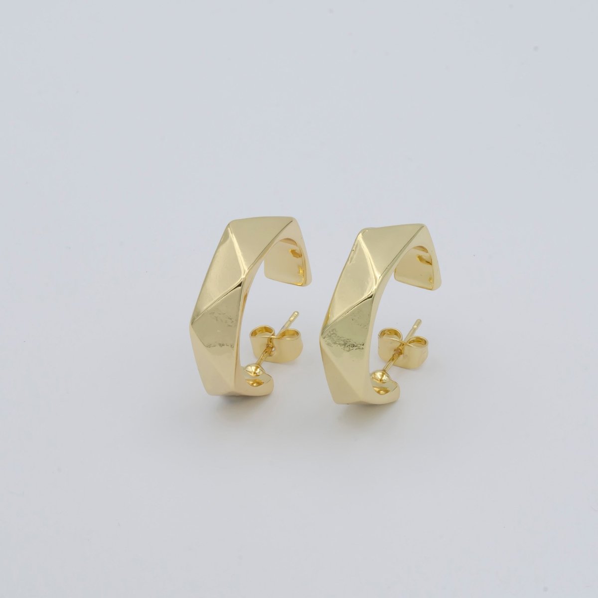 Kinked Golden C Shape Huggies Earrings, Plain Gold Geometric Casual Daily Earring Jewelry P-122 - DLUXCA