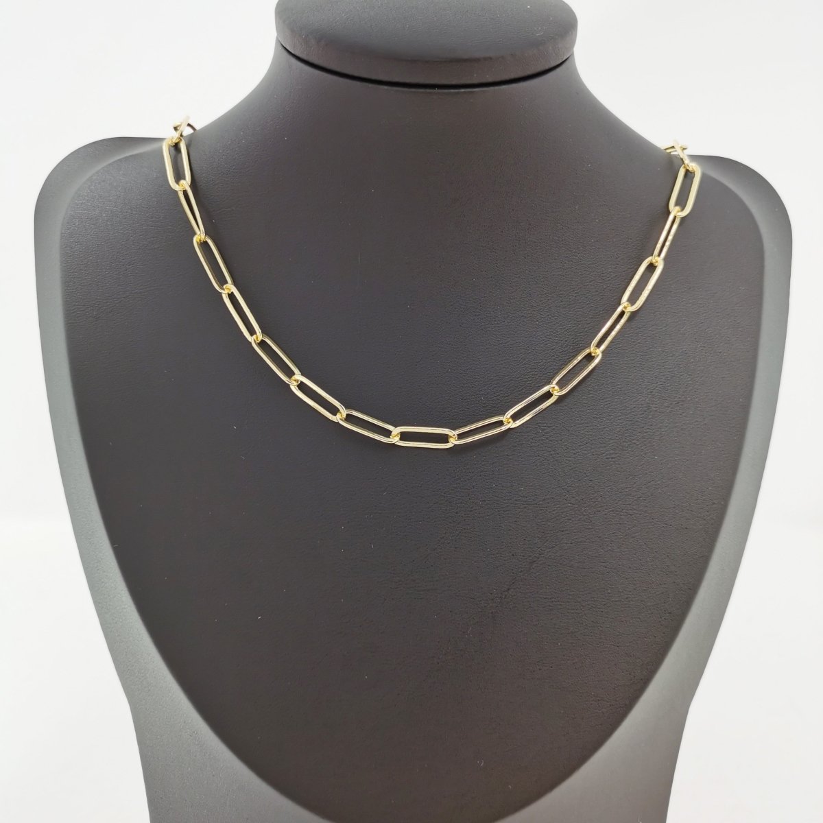 Medium Paperclip Rectangle Cable Chains By Yard in 14K Gold Filled Chain Choker, Bracelet, Necklace Chain supplies | ROLL-206 - DLUXCA