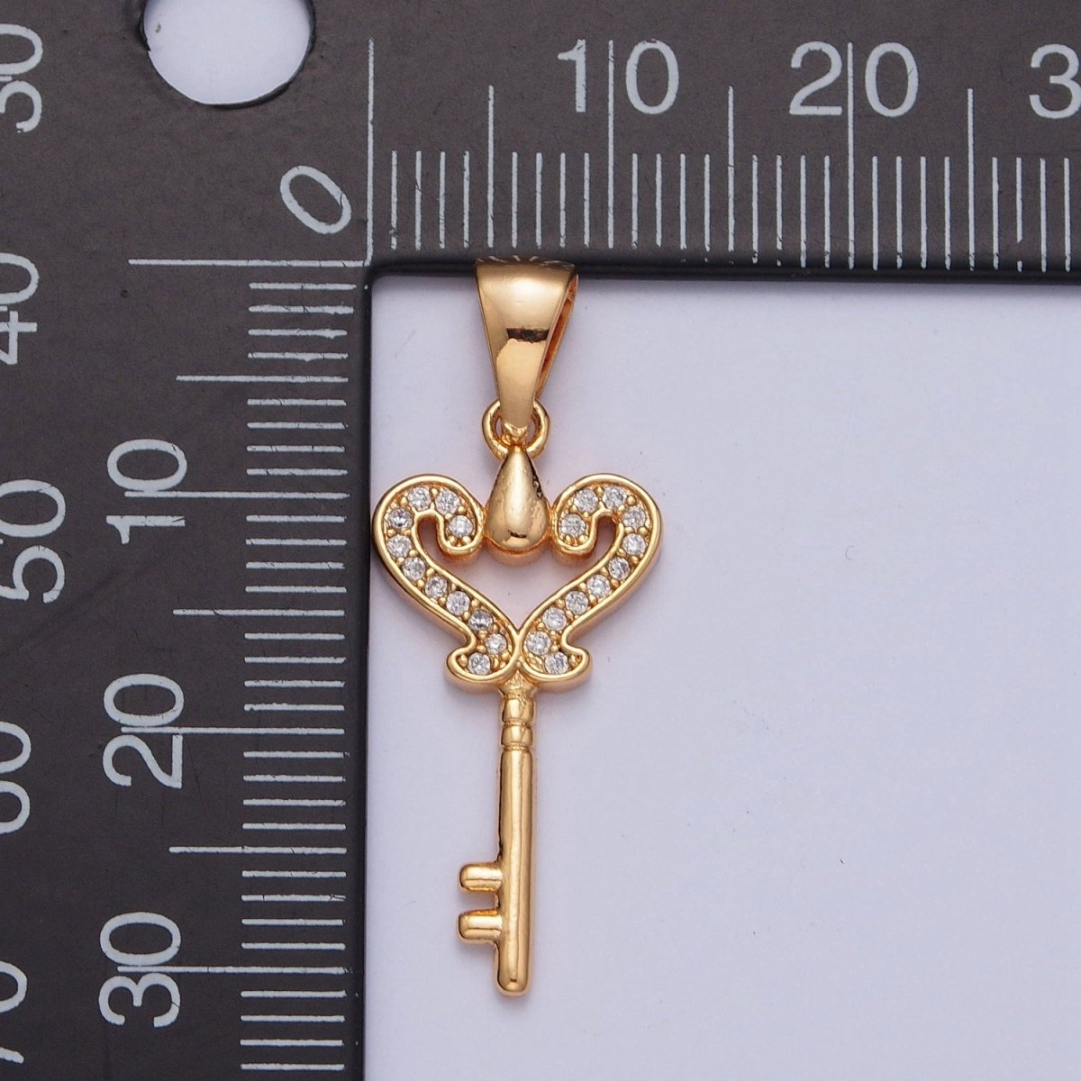 Micro Pave CZ Heart Themed Lock Key Pendant For Necklace Making X-378 - DLUXCA