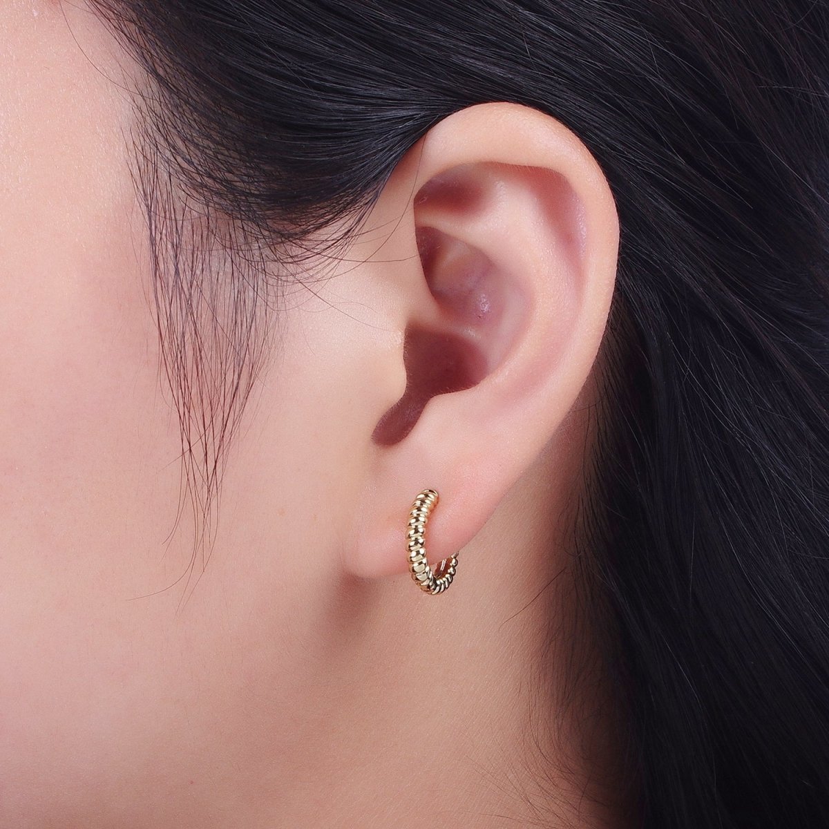 Mini 14mm Croissant Twisted Gold Cartilage Huggie Earrings | Y-189 - DLUXCA