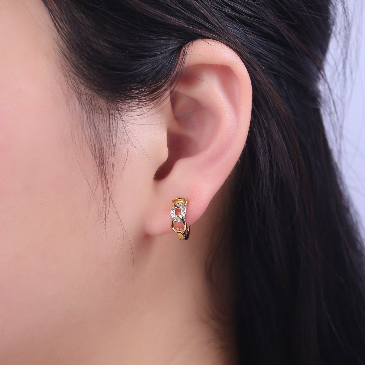 Mini chain link huggie hoop earrings in gold Cartilage earrings • 12mm Tragus hoops • Dainty gold hoop T-366 - DLUXCA