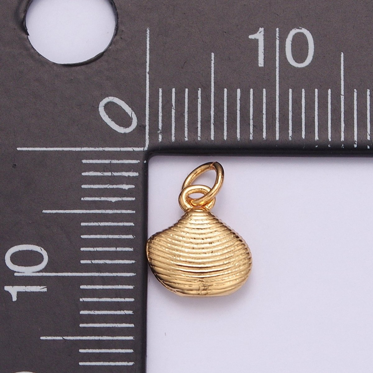 Mini Clam Shell Gold Charm For DIY Jewelry Making Summer Trend Jewelry | X-134 - DLUXCA