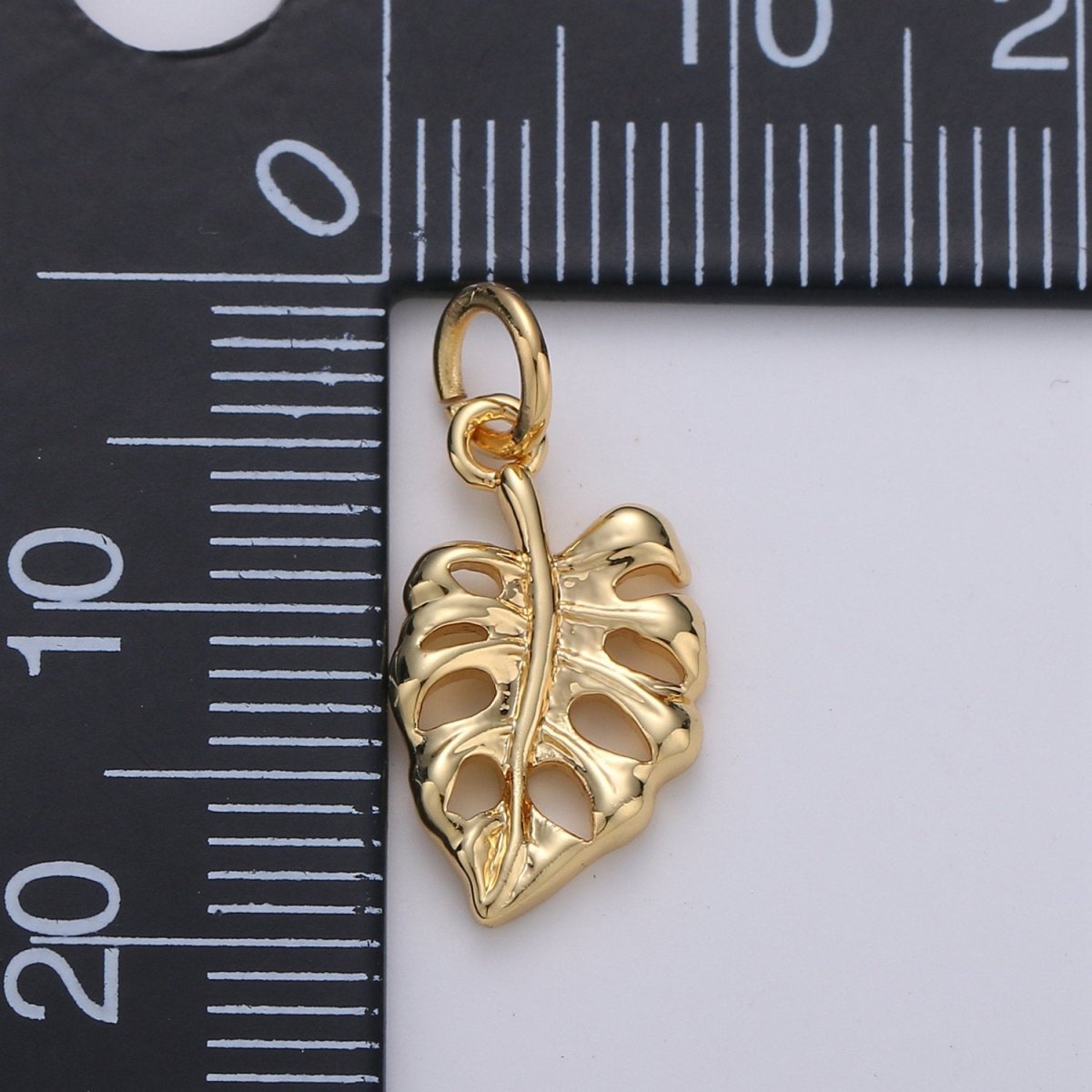 Mini Leaf Charm Small Dainty Monstera Charm 14K gold filled Lead Free, Nickel free for Bracelet necklace earrings Component Silver Leaf, D-465 - DLUXCA