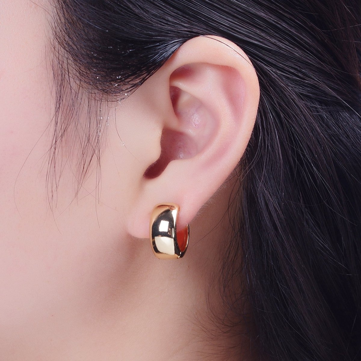 Minimalist 24K Gold Filled Thick 15.8mmx17.7mm Huggie Hoop Earrings T-185 - DLUXCA