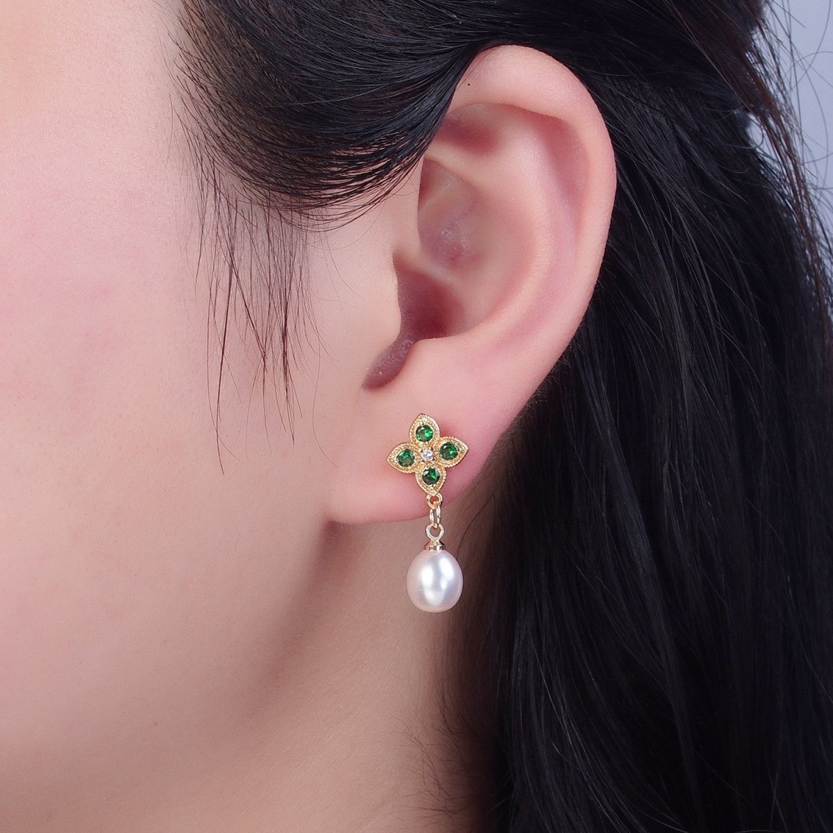 Minimalist Green Emerald CZ Drop Stud Earring With Pearl V-376 - DLUXCA