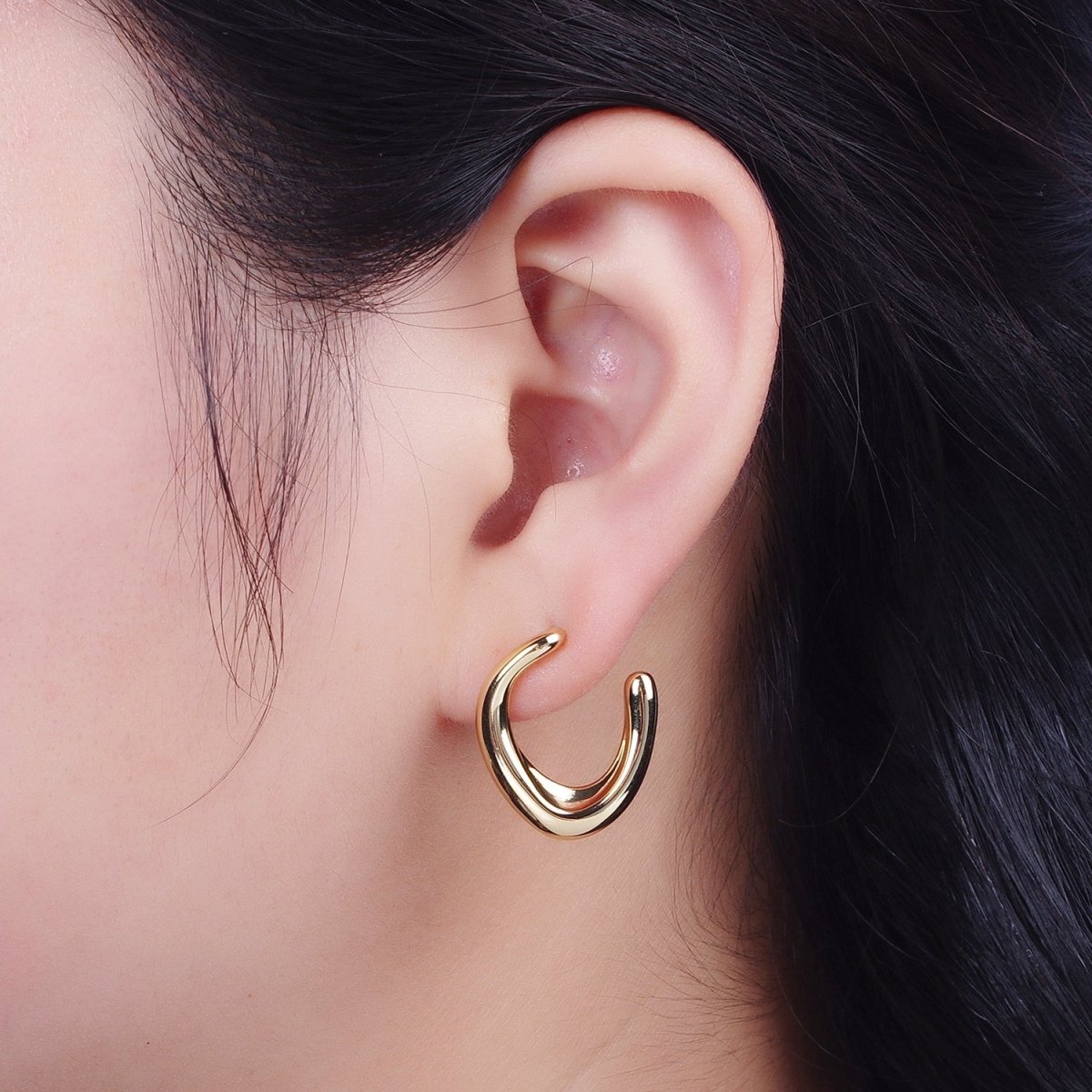 Minimalist Hoop Earring Modern Earring in Gold / Silver Abstract Geometric Hoop Earring AE-1031 AE-1030 - DLUXCA