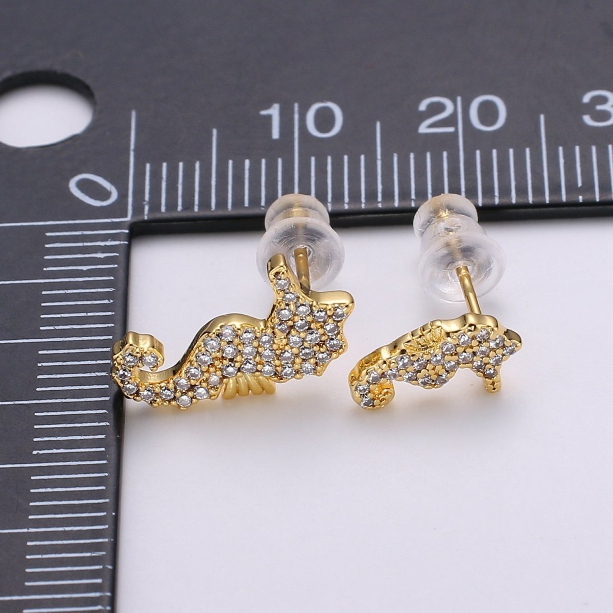 Mismatched Stud Earring Dainty Sea Horse Stud Earring, Gold Sea Horse Earring, Micro Pave Earrings Animal Studs Minimalist Stud Earrings Q-370 - DLUXCA