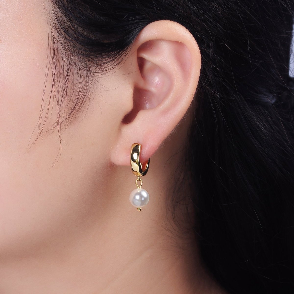 OS 14K Gold Filled Shell Pearl Drop Huggie Earrings Lever Back Hoop Earring | AE673 - DLUXCA