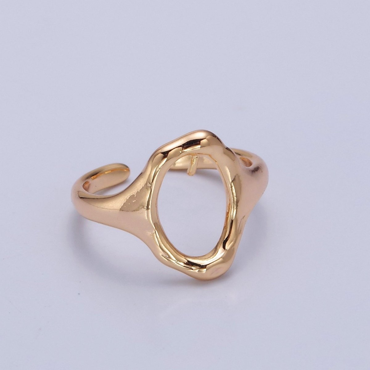 OS Hammered oval ring in Gold Large oval ring for women. Minimalist and modern Jewelry L-759 - DLUXCA