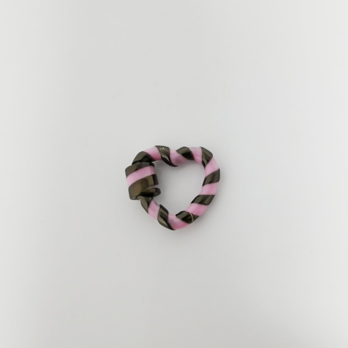 Pink and Black Heart Carabiner, Candy Cane Swirl Design, Circle Screw Clasp - DLUXCA