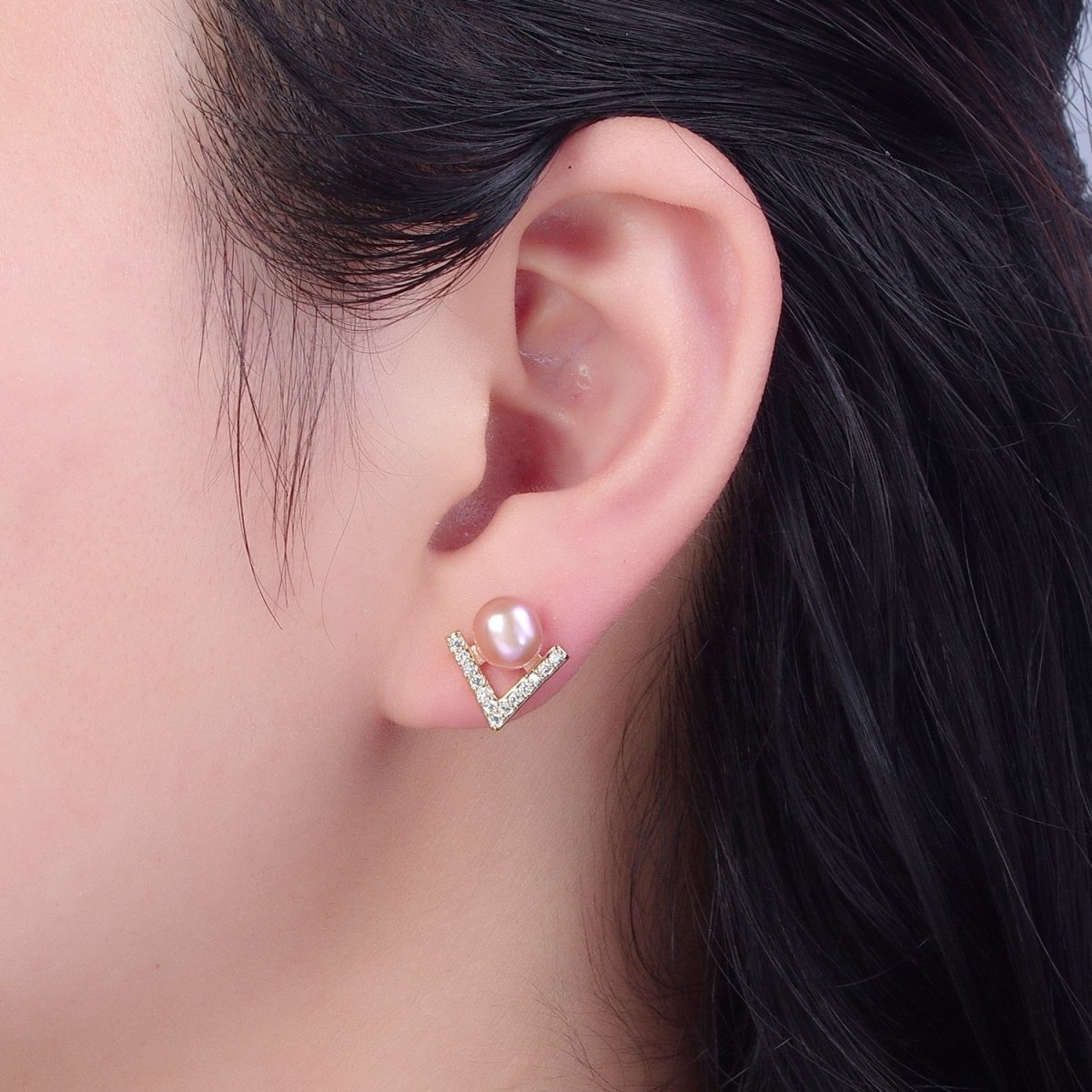 Pink Pearl Stud Earring with Gold Pave for Wedding Jewelry T-534 - DLUXCA