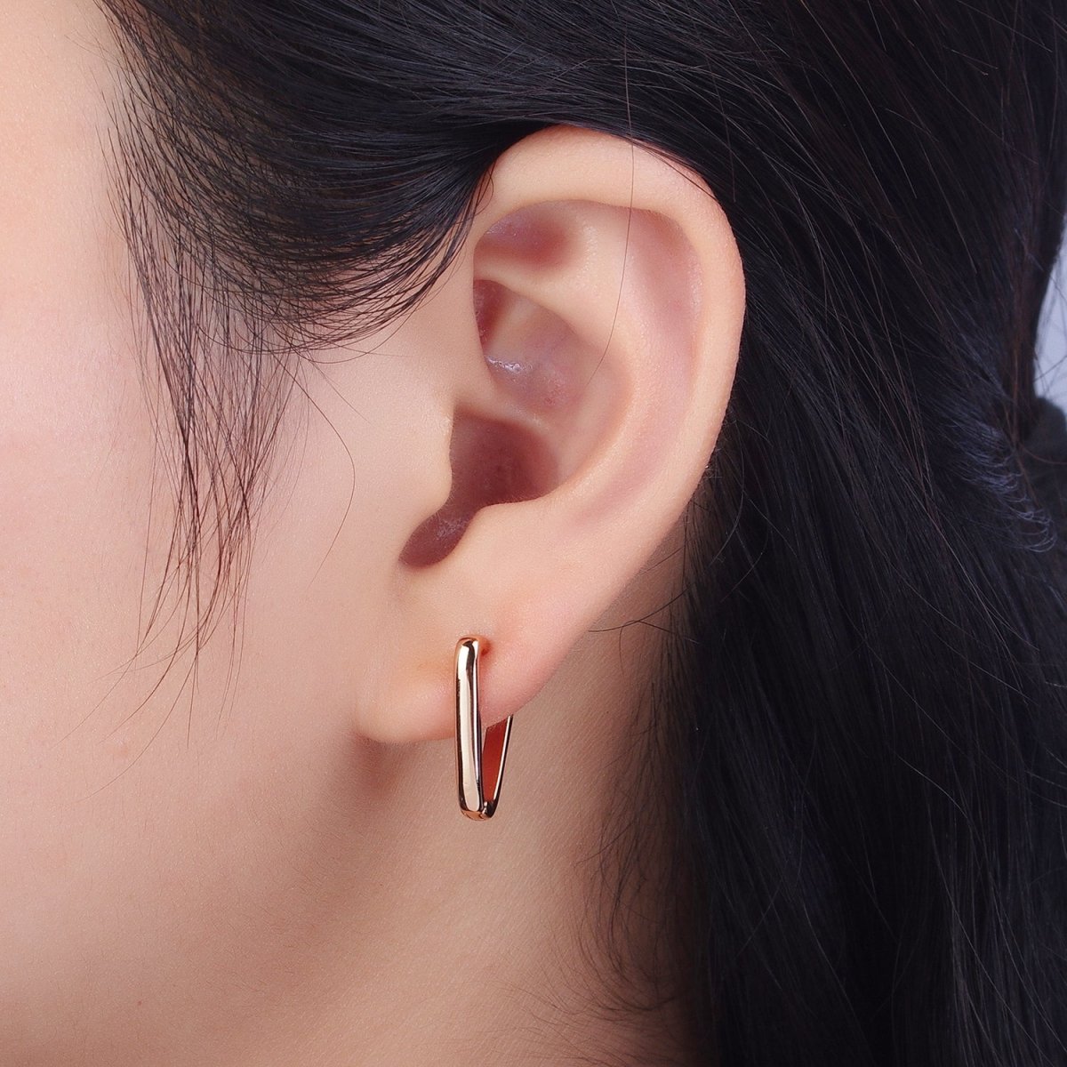 Pinky Gold Triangle Geometric 17.3mm Huggie Hoop Earrings | V-040 - DLUXCA