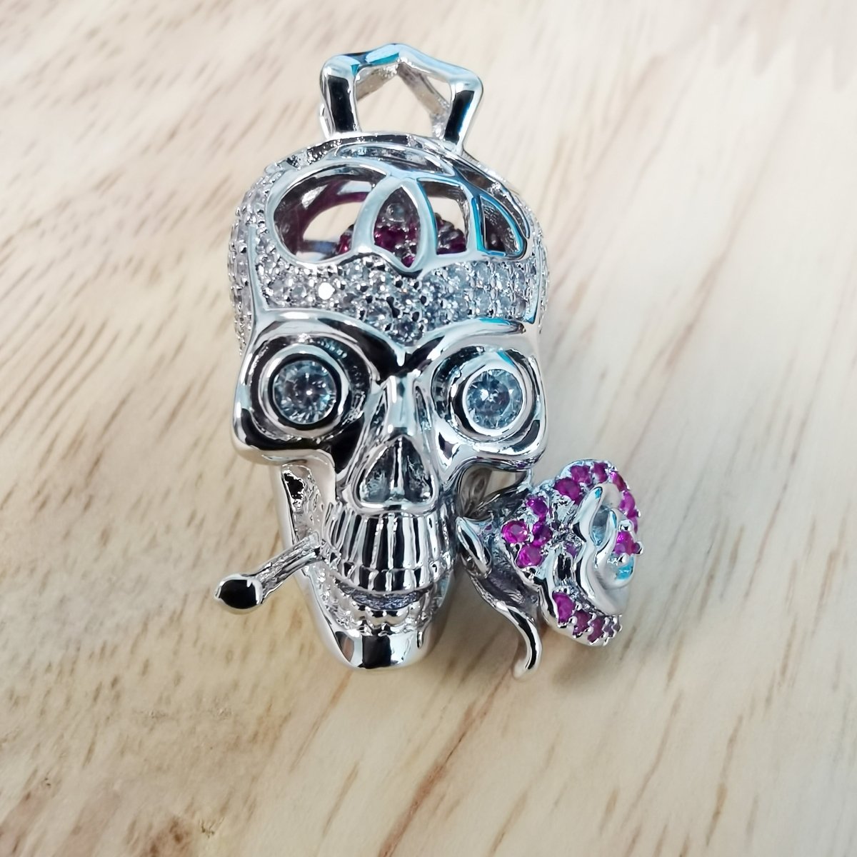 Rhinestone Silver 3D Skull with Rose Charm I-899 - DLUXCA