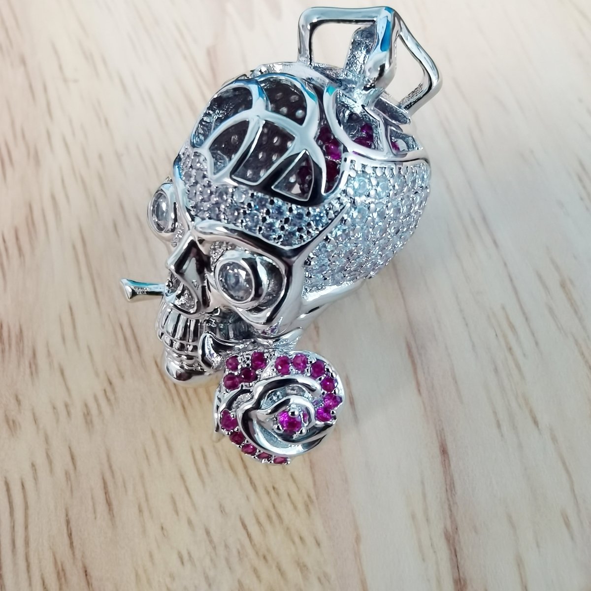 Rhinestone Silver 3D Skull with Rose Charm I-899 - DLUXCA