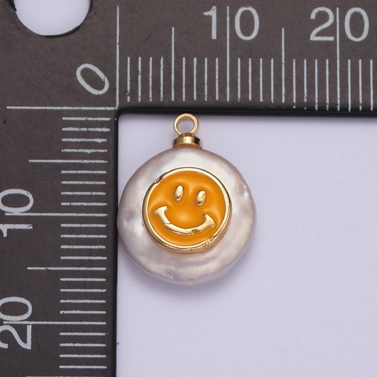 Round Smiley Face Enamel on Freshwater Pearl Charm For Jewelry Making | X-154 - DLUXCA