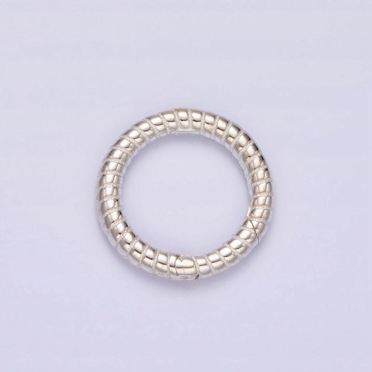 S925 Sterling Silver 15.7mm Line-Textured Round Push Spring Gate Ring Supply | SL-385 - DLUXCA