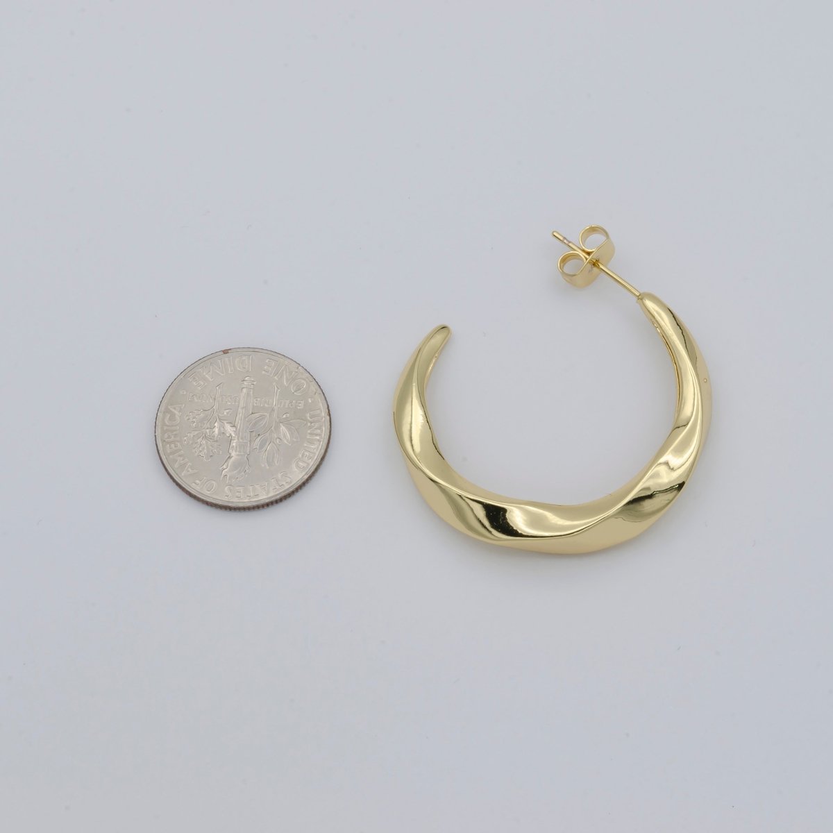 Simple Golden Crescent Model Huggies Earrings, Plain Gold Filled Nature Night Object Formal/Casual Daily Wear Earring Jewelry P-117 - DLUXCA