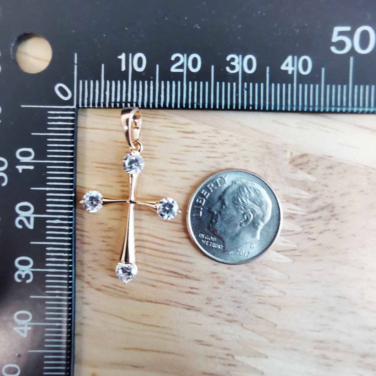 Simple Minimalist Gold Filled Cross Pendants I-827 - DLUXCA
