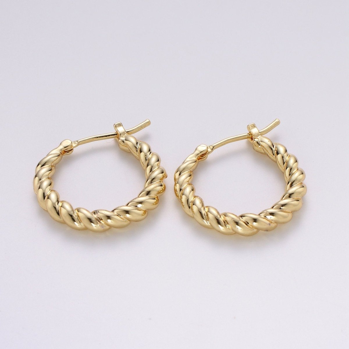 Small Twisted Hoop Earrings 20mm Hoop Earring Gold Vermeil Q-320 - DLUXCA