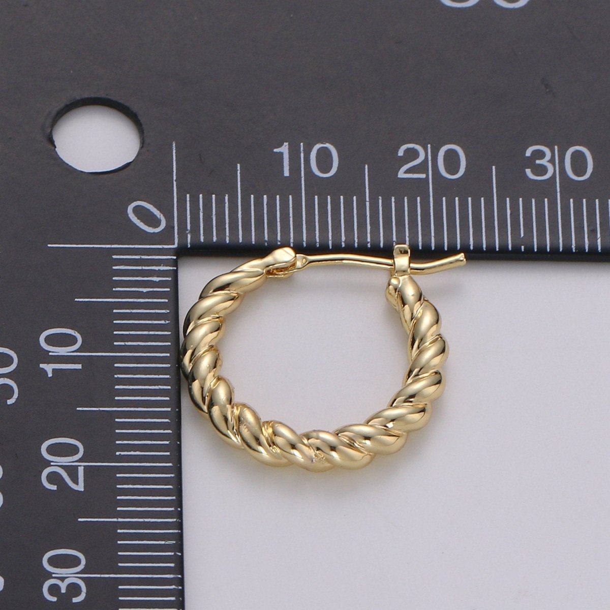 Small Twisted Hoop Earrings 20mm Hoop Earring Gold Vermeil Q-320 - DLUXCA