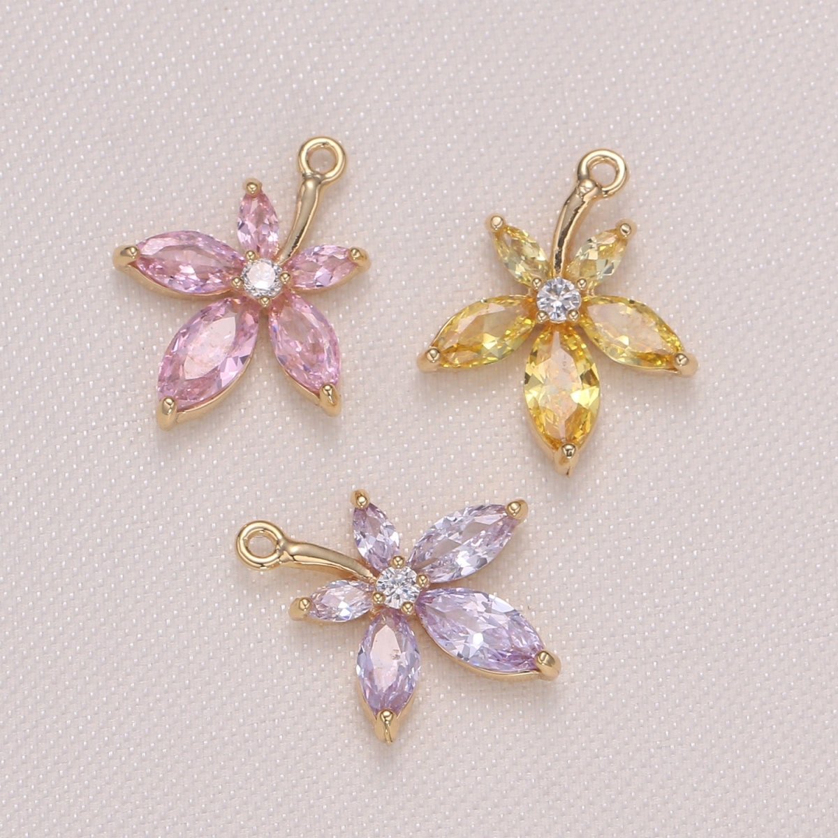 Tiny Flower Charm, Floral Daisy Petal Charm Pendant Yellow Purple Pink GP-949 GP-950 GP-951 - DLUXCA