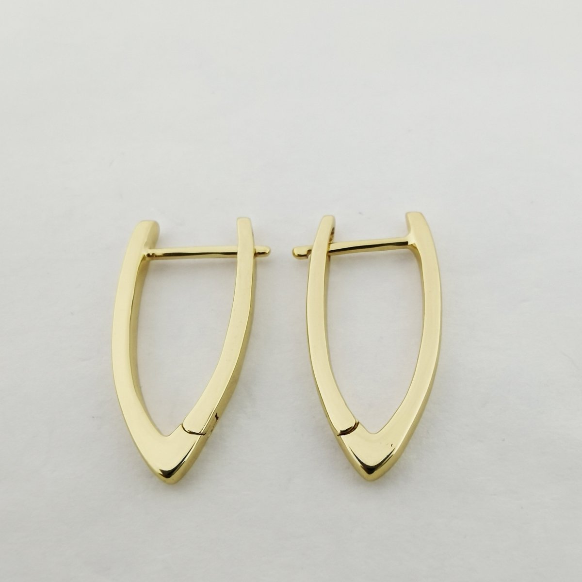 V-Shaped Ellipse Golden Huggies Earring, Plain Gold Filled Oval Ellipse Geometric Daily Wear Earring Jewelry Q-227 - DLUXCA