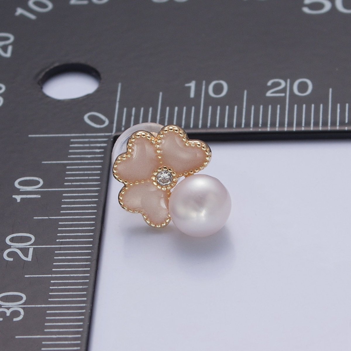 White Pearl Stud Earring with Pink Heart for Wedding Jewelry T-531 - DLUXCA