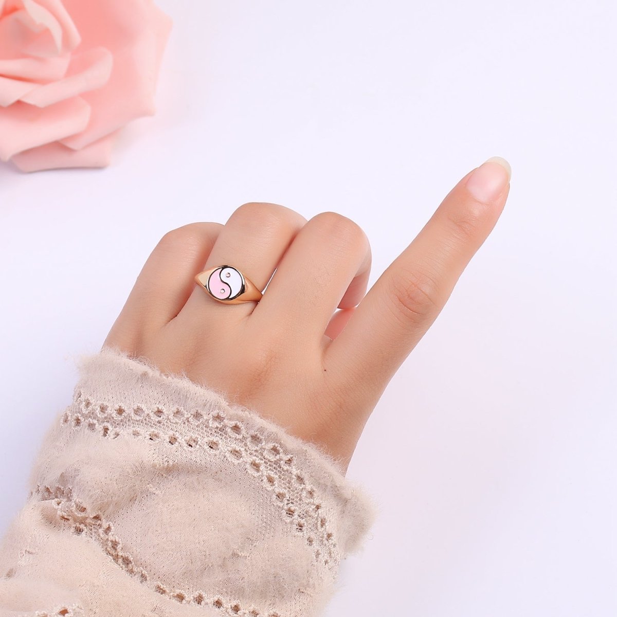 White Pink Yin Yang Gold Filled Adjustable Ring O-330 - DLUXCA